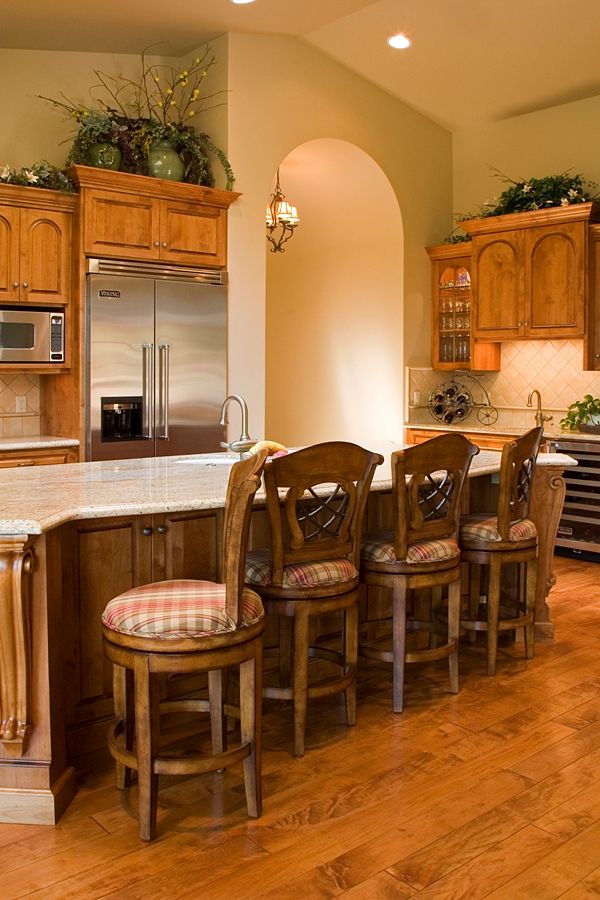 Awbrey Butte custom kitchen design with open floor plan