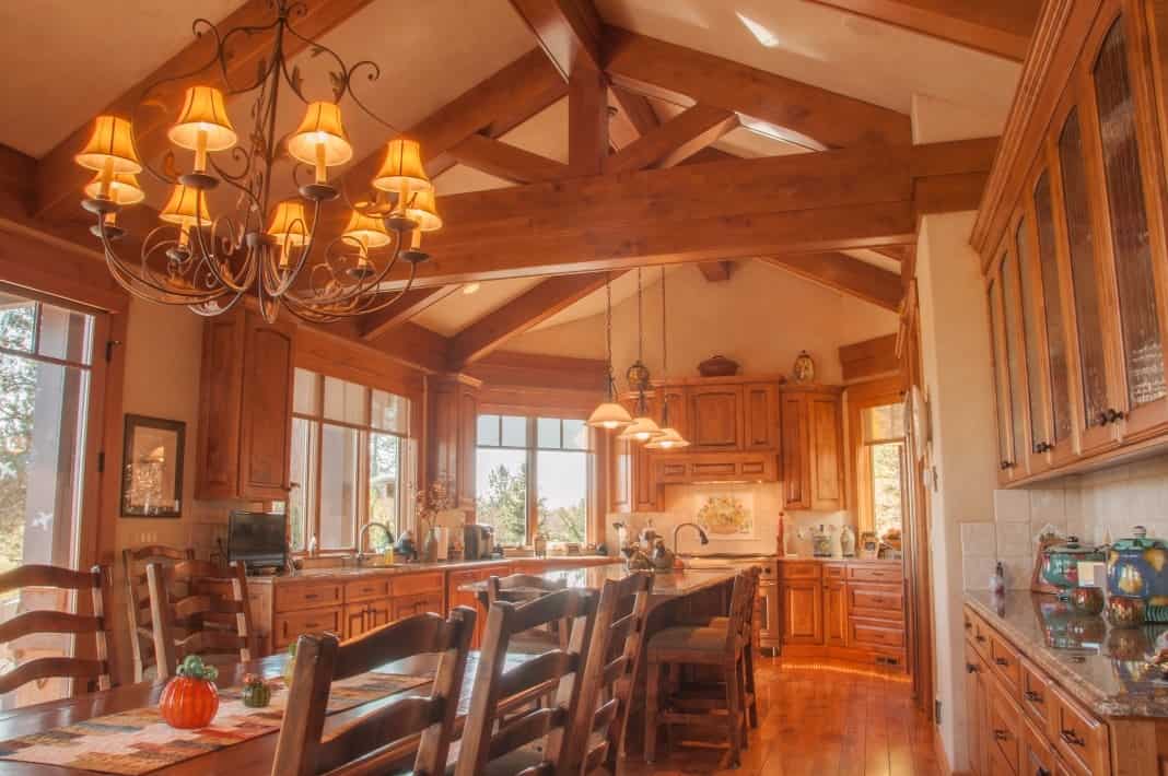 sisters oregon custom home kitchen dining